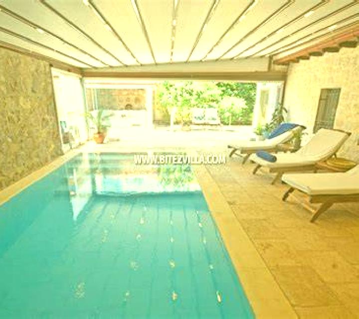 Jade Villa Europa escort