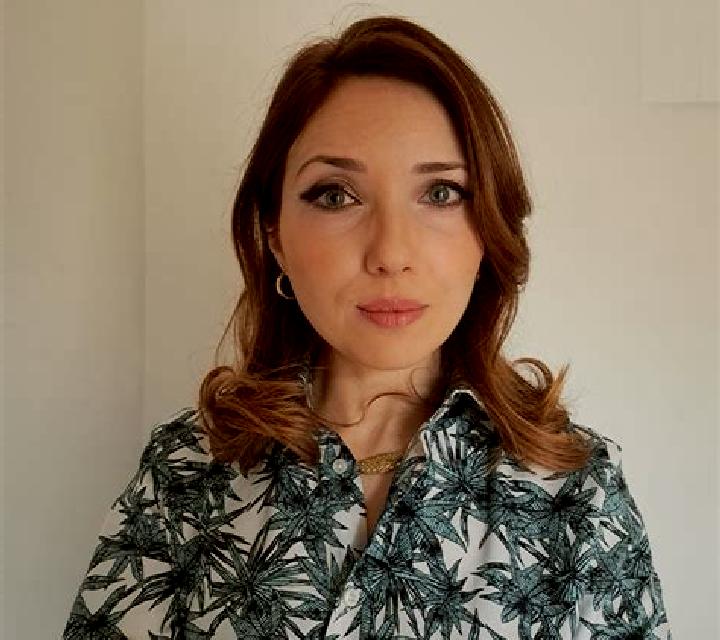 Lucía Olmue escort