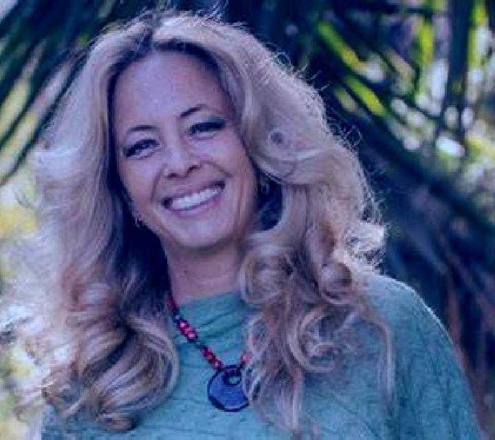 María Jesús Olmue escort